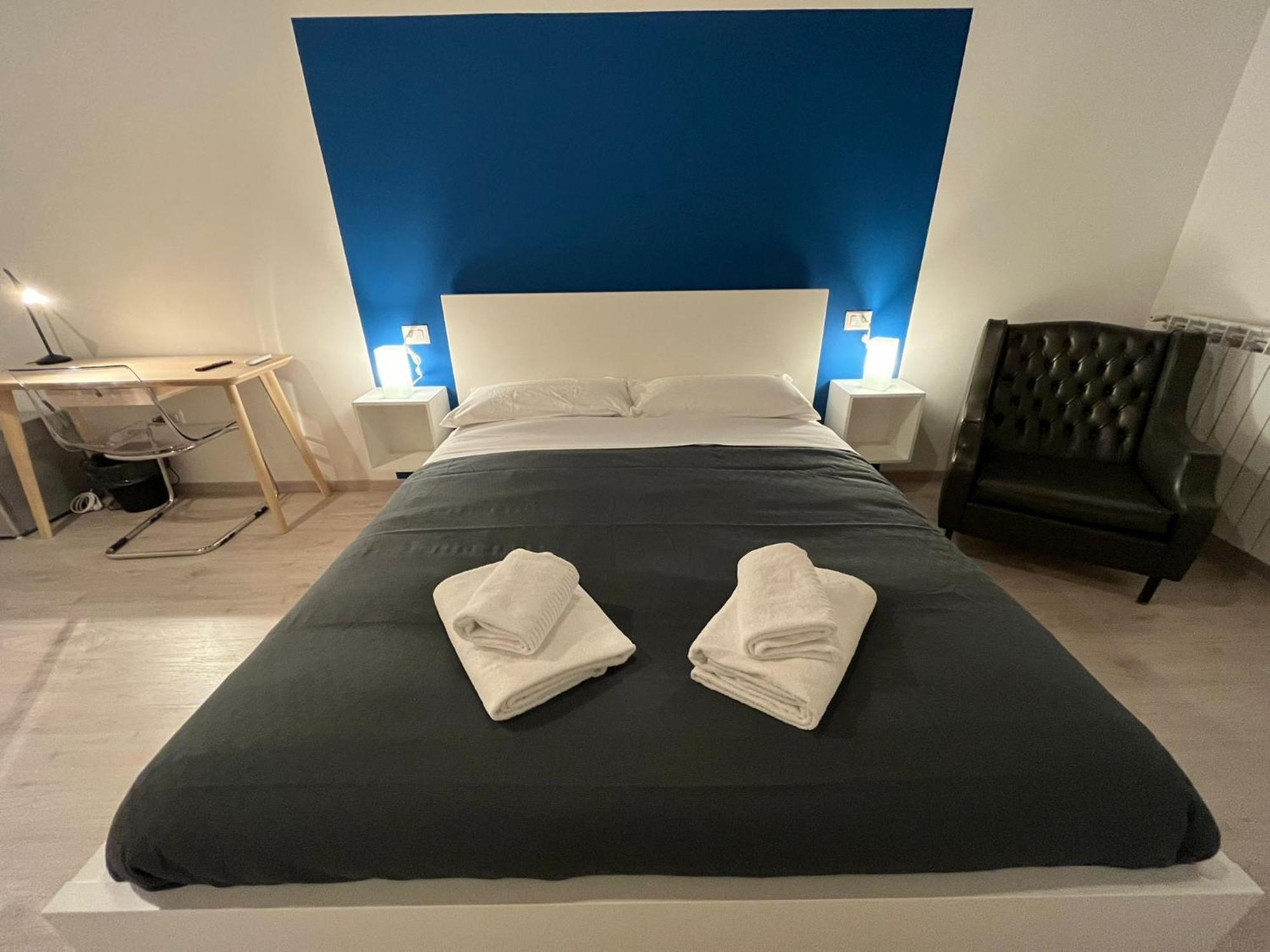 Bed and Breakfast Donna Luisa A Santa Chiara Neapel Zimmer foto